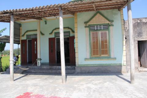 Đằng[-]sau[-]bức[-]ảnh[-]cụ[-]già[-]“xin[-]tiền[-]xe[-]đi[-]về[-]Hà[-]Tĩnh”
